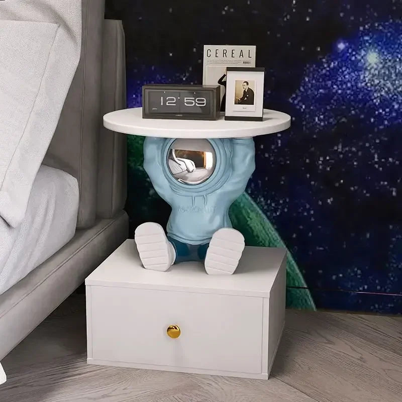 Astronaut Home Decor Sculpture – Perfect for Living Room & Bedside Styling
