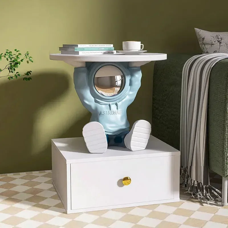 Astronaut Home Decor Sculpture – Perfect for Living Room & Bedside Styling