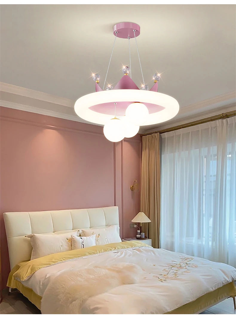 Whimsical Cloud & Crown Chandelier for Kids’ Dream Rooms