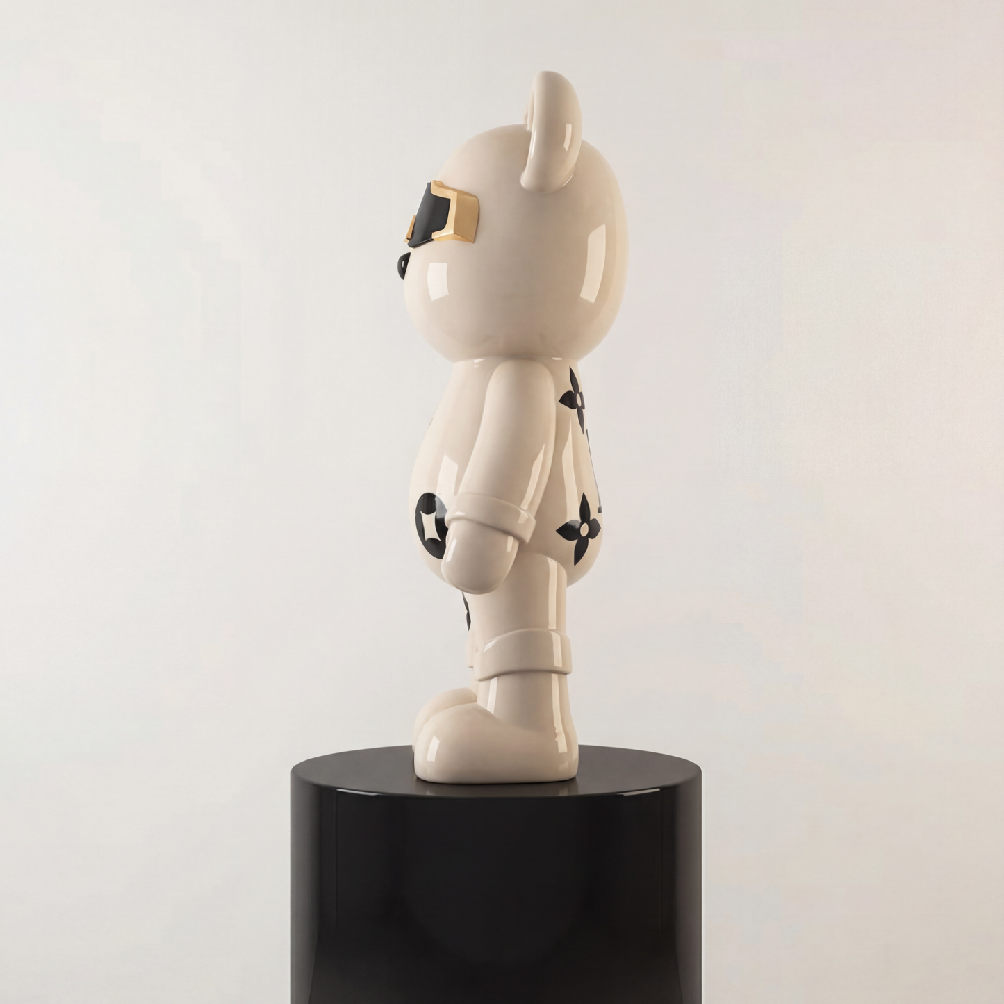 Designer Violent Bear Statue Premium Living Room TV Cabinet Decoration