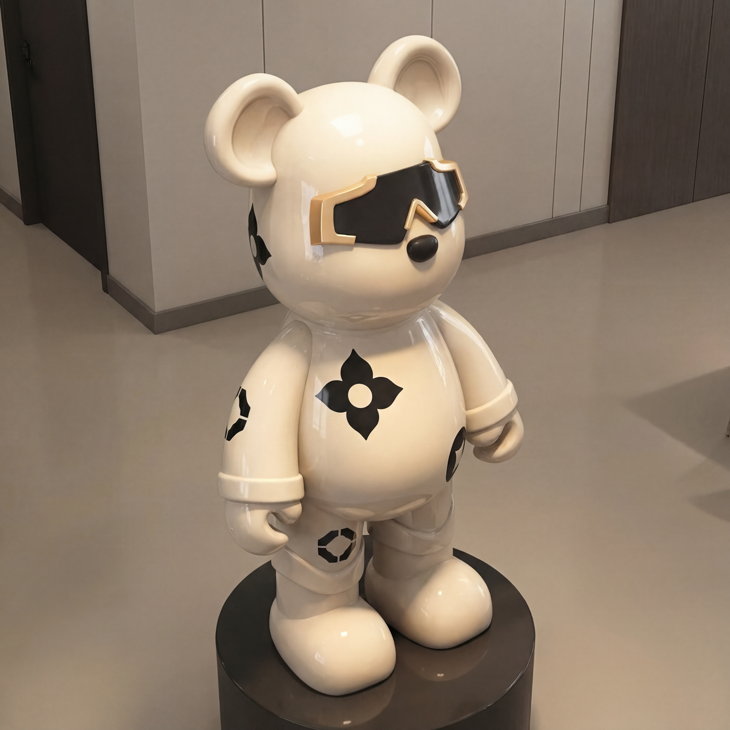 Designer Violent Bear Statue Premium Living Room TV Cabinet Decoration