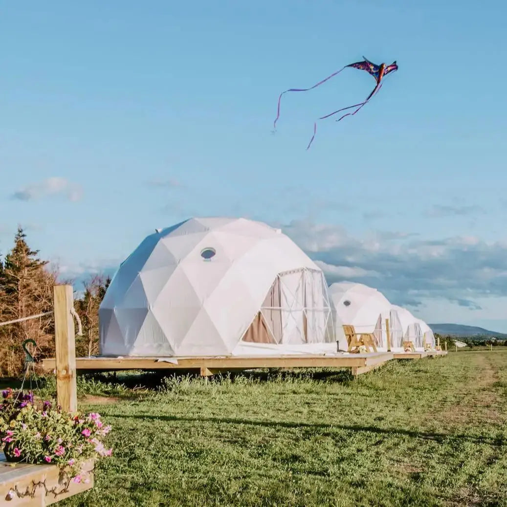 Geodesic Dome Manor: Luxury Transparent Greenhouse Tent for Outdoor Glamping & Resort Retreats
