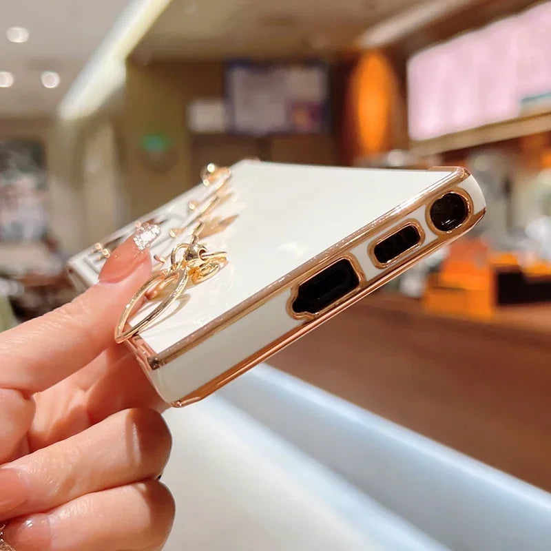 Chic Plating Silicone Love Heart Bracelet Case for Samsung Galaxy S24, S23, S22, S21 Ultra Plus & A Series – Soft and Stylish 5G Covers!